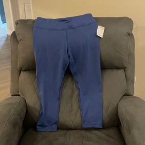 Woman’s crop leggings size L